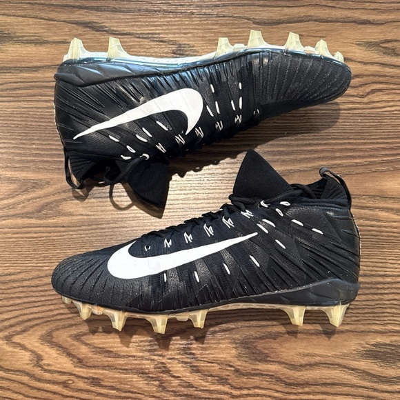 Size 12 Nike Alpha Menace Elite TD Football Cleats Black/White 871519-010